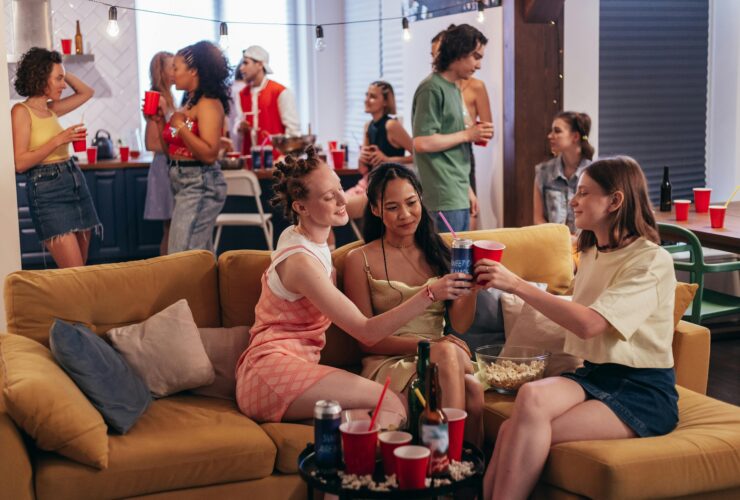 How do those of you without dating apps meet people?